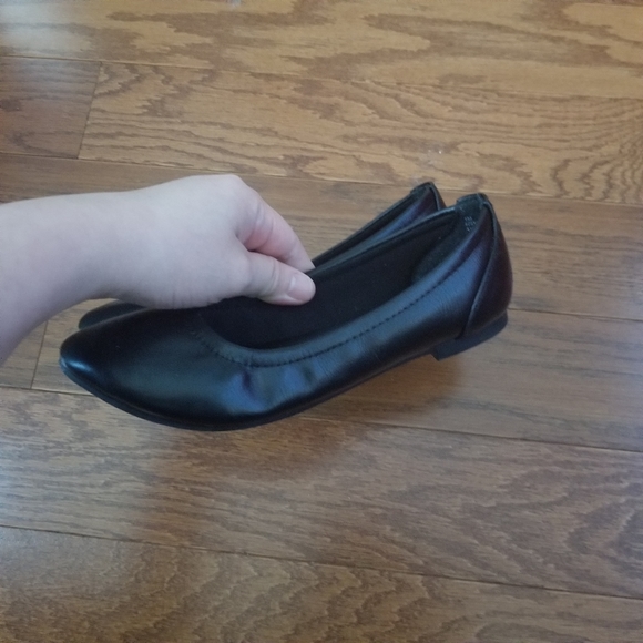 Flat shoes. Size 1 - Picture 3 of 5